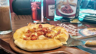 www.CHIPPEIDO.co.vu_chippeido_kuliner_makan enak gak takut kanker_pizza hut_review_surabaya_indonesia_amerika_pizza_molor_mozzarella_keju