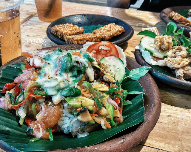 bebek semangat,kuliner surabaya,bebek goreng,penyetan enak surabaya,penyetan enak, jawa timur, indonesia,tempe enak,tempe tipis,dollar naik tempe setipis ATM,tempe setipis ATM,makanan transmart,kuliner transmart rungkut surabaya,transmart rungkut,transmart surabaya,makanan transmart rungkut surabaya,makanan murah transmart surabaya