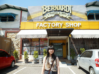 bernardi_burger_factory_shop_review_love_likes_valentine_valentines_inijie_follow_follower_instagram_blogger_food_foodies_foodie_girl_selfie_selca_post_entri_ham_burger_patty_spongebob_journey_holiday_vacancy_chippeido_chintya_marcheline_leonardo_menu_harga_food_photography_picture