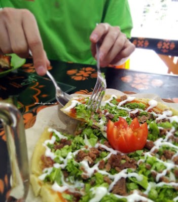 india_indian food_paratha_versi indonesia_kuliner indonesia_kuliner kutisari_kuliner surabaya_wonokromo_taj_indian_food_surabaya_review_menu_list_harga_taj indian food surabaya_indian food surabaya_sadiq_chef_mr. sadiq_asli india_kuliner india_cuma di indonesia_indonesia punya_india punya_prata_roti canai_canai_anak benua_sebutan negara india_bae_love_couple_blogger_foodie_food blogger_culinary