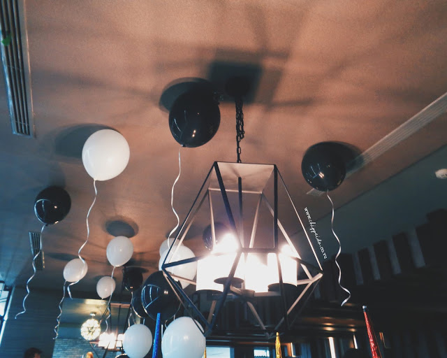 New year 2018, new year party, NY Party, NY Dinner , NY2019, influencer Surabaya, food blogger surabaya, kuliner surabaya, makanan murah, kencan murah, kafe instagrammable, seventeen lounge, Harris cafe, harris gubeng, pop hotel gubeng