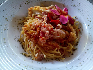 Foodie_workshop_food_photography_foodgasm_foodporn_love_likes_martografi_ukp_universitas_kristen_petra_university_college_life_love_likes_follow_christian_friendship_foodies_photography_contest_onthetable_hashtag_sister_brother_participants_chippeido_spagetti_oglio_olio