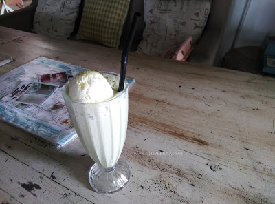 foodie_heerlijk_cafe_kekinian_telolet_foodies_food_kuliner_surabaya_sby_sub_culinary_makanan_beverages_hot_merli_amanda_kohar_food blogger_blogger_indonesia_indo_id_news_cantik_girl_makan_chippeido_futari_nikita_michimomo_momo_michelle_hendra_michelle hendra_amanda kohar_vicky yuwono_vicky_lucky_vick_jie_jiewa_jiewa viery_viery_ivana_ivanna_magdalena_engagement_tunangan_bae_boo_pacar_boy_christmas_baby_bebeb_beb_cinta_love_likes_instagram_ig_hits_selebgram_museum_perpus_perpustakaan_price_list_harga_menu_book