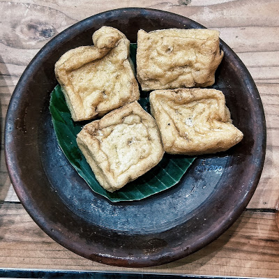 bebek semangat,kuliner surabaya,bebek goreng,penyetan enak surabaya,penyetan enak, jawa timur, indonesia,tempe enak,tempe tipis,dollar naik tempe setipis ATM,tempe setipis ATM,makanan transmart,kuliner transmart rungkut surabaya,transmart rungkut,transmart surabaya,makanan transmart rungkut surabaya,makanan murah transmart surabaya