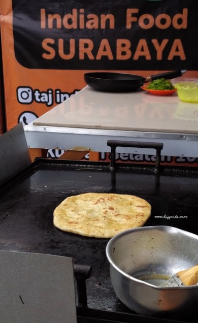india_indian food_paratha_versi indonesia_kuliner indonesia_kuliner kutisari_kuliner surabaya_wonokromo_taj_indian_food_surabaya_review_menu_list_harga_taj indian food surabaya_indian food surabaya_sadiq_chef_mr. sadiq_asli india_kuliner india_cuma di indonesia_indonesia punya_india punya_prata_roti canai_canai_anak benua_sebutan negara india_bae_love_couple_blogger_foodie_food blogger_culinary