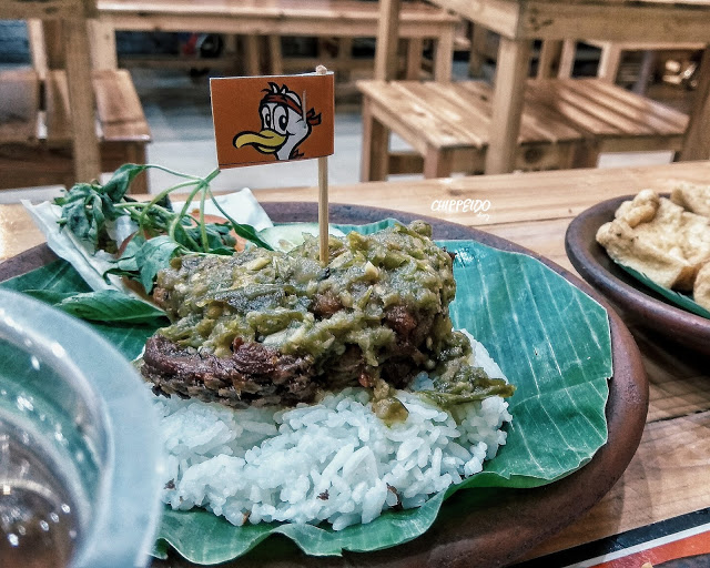 bebek semangat,kuliner surabaya,bebek goreng,penyetan enak surabaya,penyetan enak, jawa timur, indonesia,tempe enak,tempe tipis,dollar naik tempe setipis ATM,tempe setipis ATM,makanan transmart,kuliner transmart rungkut surabaya,transmart rungkut,transmart surabaya,makanan transmart rungkut surabaya,makanan murah transmart surabaya