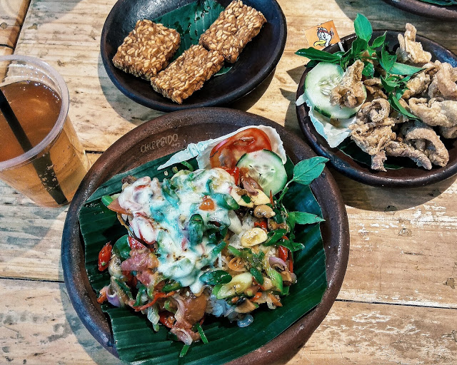 bebek semangat,kuliner surabaya,bebek goreng,penyetan enak surabaya,penyetan enak, jawa timur, indonesia,tempe enak,tempe tipis,dollar naik tempe setipis ATM,tempe setipis ATM,makanan transmart,kuliner transmart rungkut surabaya,transmart rungkut,transmart surabaya,makanan transmart rungkut surabaya,makanan murah transmart surabaya