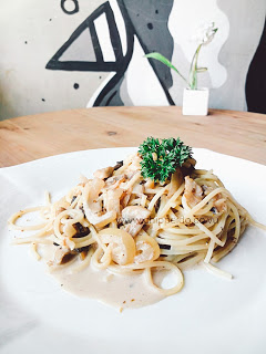 dilon_coffee_eatery_dilon coffee & eatery_review_han yoora_michelle hendra_michimomo_chippeido_endorse_endorsegratis_endorsement_cafe_restaurant_resto_foodies_foodie_foodblogger_blogger_chippeido_chintya_marcheline_march_inijie_instagram_inijiegram_makansampaikenyang_amanda_kohar_merli_jack_magnifico_diary_weirdo_weirdoinpink_pink_secret_love_quotes_poetry_review_culinary_foods_lovefood_instagood_follower_instafollow_photography_tablesituation_potato_chips_tea_green_matcha_ocha_boyfriend_friendship_bf_bae_boo_bei_friend_besties_actor_actrees_chelsea_glen