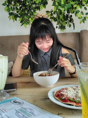 foodie_heerlijk_cafe_kekinian_telolet_foodies_food_kuliner_surabaya_sby_sub_culinary_makanan_beverages_hot_merli_amanda_kohar_food blogger_blogger_indonesia_indo_id_news_cantik_girl_makan_chippeido_futari_nikita_michimomo_momo_michelle_hendra_michelle hendra_amanda kohar_vicky yuwono_vicky_lucky_vick_jie_jiewa_jiewa viery_viery_ivana_ivanna_magdalena_engagement_tunangan_bae_boo_pacar_boy_christmas_baby_bebeb_beb_cinta_love_likes_instagram_ig_hits_selebgram_museum_perpus_perpustakaan_price_list_harga_menu_book