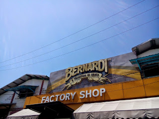 bernardi_burger_factory_shop_review_love_likes_valentine_valentines_inijie_follow_follower_instagram_blogger_food_foodies_foodie_girl_selfie_selca_post_entri_ham_burger_patty_spongebob_journey_holiday_vacancy_chippeido_chintya_marcheline_leonardo