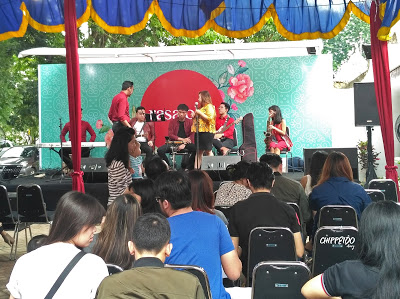 chippeido,grand opening rasa lokal, rasa lokal di surabaya,2nd outlet rasa lokal, blue blood moon,sambal korek merah, sambal korek ijo, chelsea olivia,glenn alinskie,rio motret,kuliner artis,jajanan artis,kuliner surabaya artis