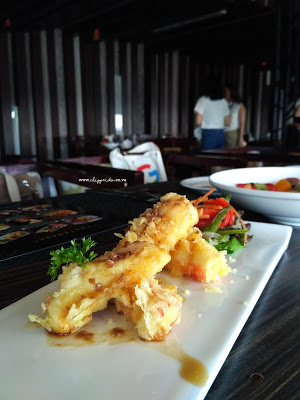 SEVENTEEN SKYVIEW RESTO & LOUNGE SURABAYA @ HARRISGUBENG : 9 + 1 NEW Menu Launching #tastemadeofseventeenlounge_SEVENTEENLOUNGE_SEVENTEEN_SEVENTEEN LOUNGE_HARRIS_HARRIS GUBENG_POP HOTEL_SURABAYA_KULINER_INDONESIA_KULINER SURABAYA_CONVENTIONS_FOOD GATHERING_FOODIE GATHERING_FOOD_FOOD BLOGGER_BLOGGER_BLOGGER SURABAYA_FOOD BLOGGER SURABAYA_DESSERT_SIRLOIN_TENDER_MEAT_KUMPUL FOODIES_TEMAN_FRIENDSHIP_GATHERING_TASTEMADEOFSEVENTEENLOUNGE_#TASTEMADEOFSEVENTEENLOUNGE_TASTEMADE_TASTE_MADE_TASTE MADE_FOOD TASTING_COBAIN MENU BARU_NEW_MENU BARU_NEW MENU_RAVIOLI_BRAISED OX-TOUNGE_BURGER_TRUFFLE BURGER_SIRLOIN SEVENTEEN SKYVIEW RESTO & LOUNGE SURABAYA @ HARRISGUBENG : 9 + 1 NEW Menu Launching #tastemadeofseventeenlounge_SEVENTEENLOUNGE_SEVENTEEN_SEVENTEEN LOUNGE_HARRIS_HARRIS GUBENG_POP HOTEL_SURABAYA_KULINER_INDONESIA_KULINER SURABAYA_CONVENTIONS_FOOD GATHERING_FOODIE GATHERING_FOOD_FOOD BLOGGER_BLOGGER_BLOGGER SURABAYA_FOOD BLOGGER SURABAYA_DESSERT_SIRLOIN_TENDER_MEAT_KUMPUL FOODIES_TEMAN_FRIENDSHIP_GATHERING_TASTEMADEOFSEVENTEENLOUNGE_#TASTEMADEOFSEVENTEENLOUNGE_TASTEMADE_TASTE_MADE_TASTE MADE_FOOD TASTING_COBAIN MENU BARU_NEW_MENU BARU_NEW MENU_RAVIOLI_BRAISED OX-TOUNGE_BURGER_TRUFFLE BURGER_SIRLOIN