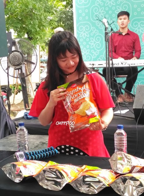 chippeido,grand opening rasa lokal, rasa lokal di surabaya,2nd outlet rasa lokal, blue blood moon,sambal korek merah, sambal korek ijo, chelsea olivia,glenn alinskie,rio motret,kuliner artis,jajanan artis,kuliner surabaya artis,#gilachallenge,#merahchallenge