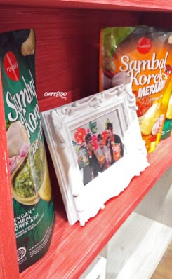 chippeido,grand opening rasa lokal, rasa lokal di surabaya,2nd outlet rasa lokal, blue blood moon,sambal korek merah, sambal korek ijo, chelsea olivia,glenn alinskie,rio motret,kuliner artis,jajanan artis,kuliner surabaya artis