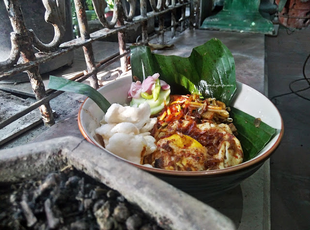 kuliner_culinary_dekat transmart_kuliner dekat transmart_transmart rungkut_gossip_ngemper murah_mie aceh asokaya_mie aceh_mie kocok_mbah google_sang chef_chef_foodie_foodies_food blogger_blogger_vlogger_surabaya_surabaya culinary_chippeido_mie asoka_mie aceh_kepiting soka_mie kepiting_mie aceh kepiting_kepiting_asoka_asokaya