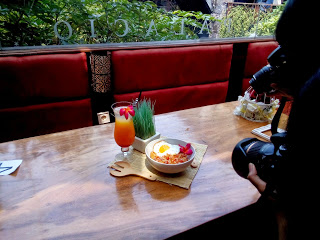 Foodie_workshop_food_photography_foodgasm_foodporn_love_likes_martografi_ukp_universitas_kristen_petra_university_college_life_love_likes_follow_christian_friendship_foodies_photography_contest_onthetable_hashtag_sister_brother_participants_chippeido_slr_dslr_canon_fujifilm