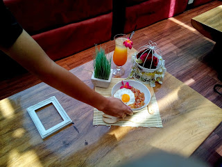 Foodie_workshop_food_photography_foodgasm_foodporn_love_likes_martografi_ukp_universitas_kristen_petra_university_college_life_love_likes_follow_christian_friendship_foodies_photography_contest_onthetable_hashtag_sister_brother_participants_chippeido_hand_hands_in_frames_frame_handsinframe_instagram