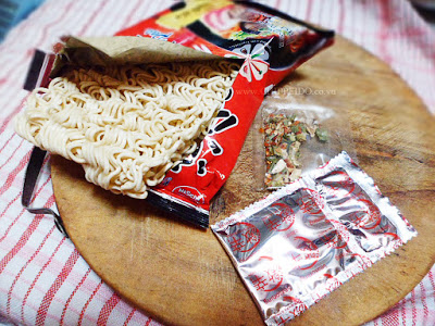 ramen_inijie_jiewa_chippeido_amanda_kohar_merli_jack_magnifico_futari_michi_michimomo_michelle_hendra_yoora_ramen_nissin_samyang_challenge_blogger_youtuber_foodie_foodies_food_surabaya_indonesia_kuliner_culinary_lovely_love_lover_girl_boy_couple_christmas_telolet