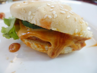 bernardi_burger_factory_shop_review_love_likes_valentine_valentines_inijie_follow_follower_instagram_blogger_food_foodies_foodie_girl_selfie_selca_post_entri_ham_burger_patty_spongebob_journey_holiday_vacancy_chippeido_chintya_marcheline_leonardo