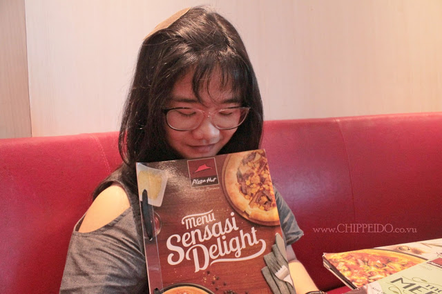 www.CHIPPEIDO.co.vu_chippeido_kuliner_makan enak gak takut kanker_pizza hut_review_surabaya_indonesia_amerika_pizza_molor_mozzarella_keju
