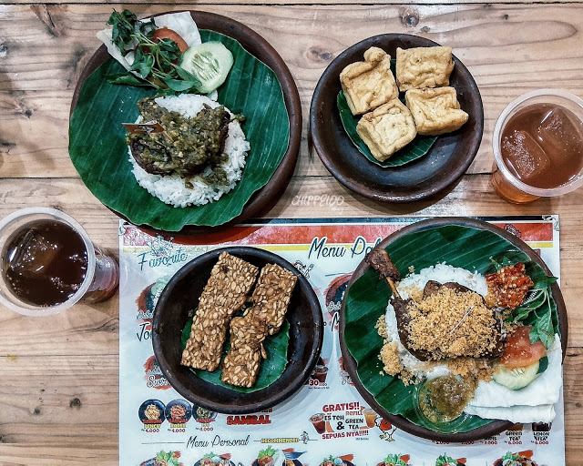 bebek semangat,kuliner surabaya,bebek goreng,penyetan enak surabaya,penyetan enak, jawa timur, indonesia,tempe enak,tempe tipis,dollar naik tempe setipis ATM,tempe setipis ATM,makanan transmart,kuliner transmart rungkut surabaya,transmart rungkut,transmart surabaya,makanan transmart rungkut surabaya,makanan murah transmart surabaya