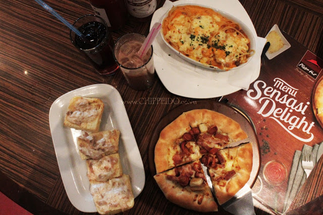 www.CHIPPEIDO.co.vu_chippeido_kuliner_makan enak gak takut kanker_pizza hut_review_surabaya_indonesia_amerika_pizza_molor_mozzarella_keju