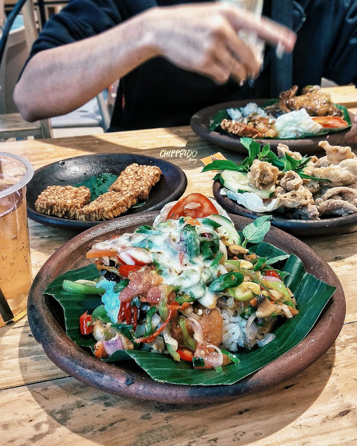 bebek semangat,kuliner surabaya,bebek goreng,penyetan enak surabaya,penyetan enak, jawa timur, indonesia,tempe enak,tempe tipis,dollar naik tempe setipis ATM,tempe setipis ATM,makanan transmart,kuliner transmart rungkut surabaya,transmart rungkut,transmart surabaya,makanan transmart rungkut surabaya,makanan murah transmart surabaya