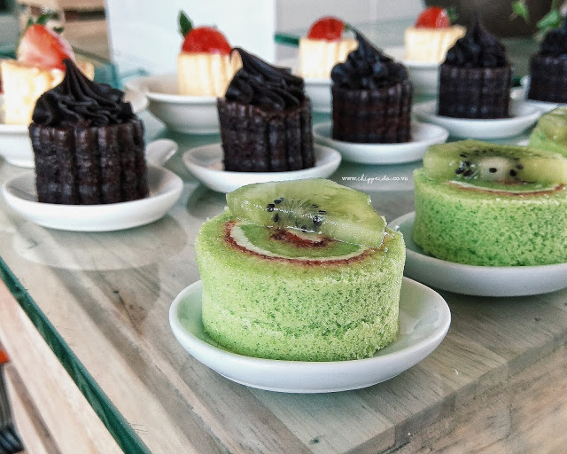 harris hotel gubeng_harris hotel_harris gubeng_harris surabaya_sweet seventeen_pesta ulang tahun_hotel harris dan pop!_hotel pop_pop hotel_hotel jawa timur_buffet murah_hotel buffet murah surabaya_buffet murah surabaya_certificate of excellence 2018_penghargaan tripadvisor_stylianos koureas_Heater Leisman_hotel harris surabaya_angkringan surabaya_tempat makan murah enak surabaya_kuliner surabaya_chippeido