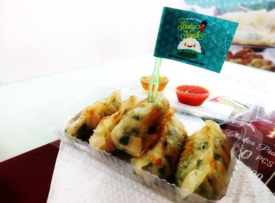 inijie_amanda_kohar_jack_magnifico_putra_putera_nikita_kusuma_surabaya_kampus_mahasiswi_mahasiswa__kuliner_surabaya_chippeido_diary_culinary_merli_vicky_yuwono_food_blogger_photographer_pro_professional_kuotienonik_kuotie_dumpling_gyoza_chinese_cina_china_bambu_jepang_japan_japanese_foodie_foodies