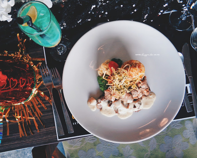 New year 2018, new year party, NY Party, NY Dinner , NY2019, influencer Surabaya, food blogger surabaya, kuliner surabaya, makanan murah, kencan murah, kafe instagrammable, seventeen lounge, Harris cafe, harris gubeng, pop hotel gubeng