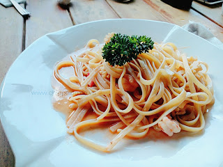 dsgfd dilon_coffee_eatery_dilon coffee & eatery_review_han yoora_michelle hendra_michimomo_chippeido_endorse_endorsegratis_endorsement_cafe_restaurant_resto_foodies_foodie_foodblogger_blogger_chippeido_chintya_marcheline_march_inijie_instagram_inijiegram_makansampaikenyang_amanda_kohar_merli_jack_magnifico_diary_weirdo_weirdoinpink_pink_secret_love_quotes_poetry_review_culinary_foods_lovefood_instagood_follower_instafollow_photography_tablesituation_potato_chips_tea_green_matcha_ocha_boyfriend_friendship_bf_bae_boo_bei_friend_besties_actor_actrees_chelsea_glen_spagetti_pasta_panacota