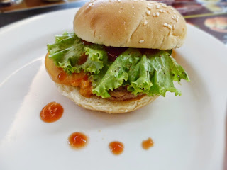 bernardi_burger_factory_shop_review_love_likes_valentine_valentines_inijie_follow_follower_instagram_blogger_food_foodies_foodie_girl_selfie_selca_post_entri_ham_burger_patty_spongebob_journey_holiday_vacancy_chippeido_chintya_marcheline_leonardo