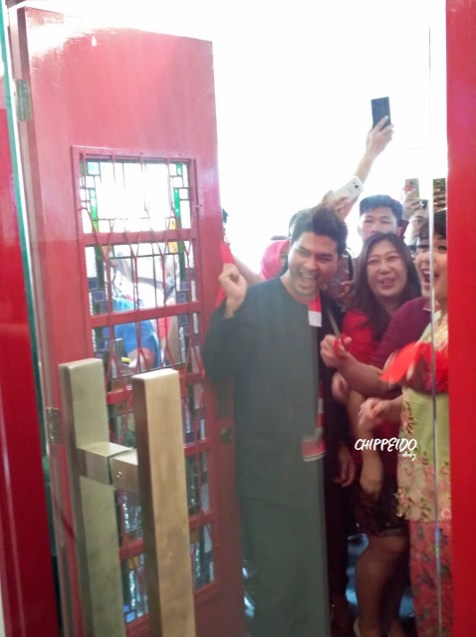 chippeido,grand opening rasa lokal, rasa lokal di surabaya,2nd outlet rasa lokal, blue blood moon,sambal korek merah, sambal korek ijo, chelsea olivia,glenn alinskie,rio motret,kuliner artis,jajanan artis,kuliner surabaya artis