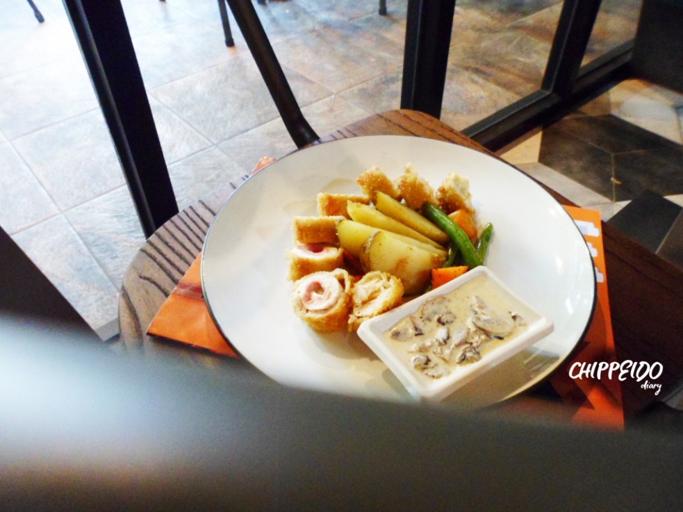 kuliner_surabaya_emejing placE_emejing_canoe coffee & bistro_canoe coffee_canoe_bistro_signature dish_surabaya_SUB_nginden semolo_surabaya timur_arti signature dish_review_canoe coffee & bistro review_canoe coffee & bistro menu_menu_menu harga_canoe coffee & bistro menu harga_chippeido_cafe instagenik_instagenik_budget pelajar_promo_diskon