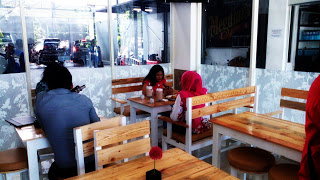 dilon_coffee_eatery_dilon coffee & eatery_review_han yoora_michelle hendra_michimomo_chippeido_endorse_endorsegratis_endorsement_cafe_restaurant_resto_foodies_foodie_foodblogger_blogger_chippeido_chintya_marcheline_march_inijie_instagram_inijiegram_makansampaikenyang_amanda_kohar_merli_jack_magnifico_diary_weirdo_weirdoinpink_pink_secret_love_quotes_poetry_review_culinary_foods_lovefood_instagood_follower_instafollow_photography_tablesituation_potato_chips_tea_green_matcha_ocha_boyfriend_friendship_bf_bae_boo_bei_friend_besties_actor_actrees_chelsea_glen_spagetti_pasta_panacota