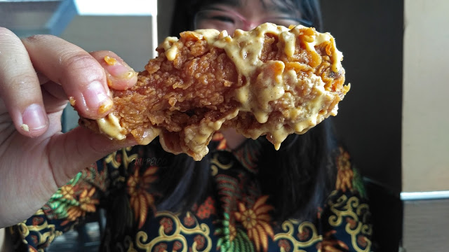 kfc,kfcsaltedeggchicken,mukbang,kfctelorasin,kfctelurasin,kfcsaltedegg,kfccheese,kfccoklat,kfcrecipes,resepayamkfc,resepayamtelorasin,resepsaltedeggchicken,saltedegg,chicken,food,review,indonesia,ayomakan,enjoyaja,ciamik,indonesianfoods,spicyfoods,wisatakuliner,kulinerpedas,makanenak,tanboykun,ayamgoreng,rasabaru,realita,ekspetasi,rasa,telorasin,reviewjujur,foodie,foodblogger,vlogger,cheese,masak,mcd,generasimicin,msg
