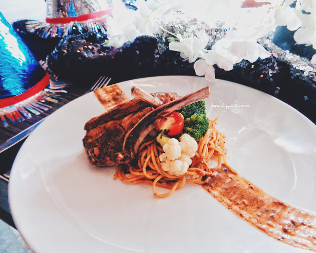 New year 2018, new year party, NY Party, NY Dinner , NY2019, influencer Surabaya, food blogger surabaya, kuliner surabaya, makanan murah, kencan murah, kafe instagrammable, seventeen lounge, Harris cafe, harris gubeng, pop hotel gubeng