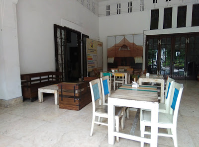 foodie_heerlijk_cafe_kekinian_telolet_foodies_food_kuliner_surabaya_sby_sub_culinary_makanan_beverages_hot_merli_amanda_kohar_food blogger_blogger_indonesia_indo_id_news_cantik_girl_makan_chippeido_futari_nikita_michimomo_momo_michelle_hendra_michelle hendra_amanda kohar_vicky yuwono_vicky_lucky_vick_jie_jiewa_jiewa viery_viery_ivana_ivanna_magdalena_engagement_tunangan_bae_boo_pacar_boy_christmas_baby_bebeb_beb_cinta_love_likes_instagram_ig_hits_selebgram_museum_perpus_perpustakaan_price_list_harga_menu_book_ahok_penistaan